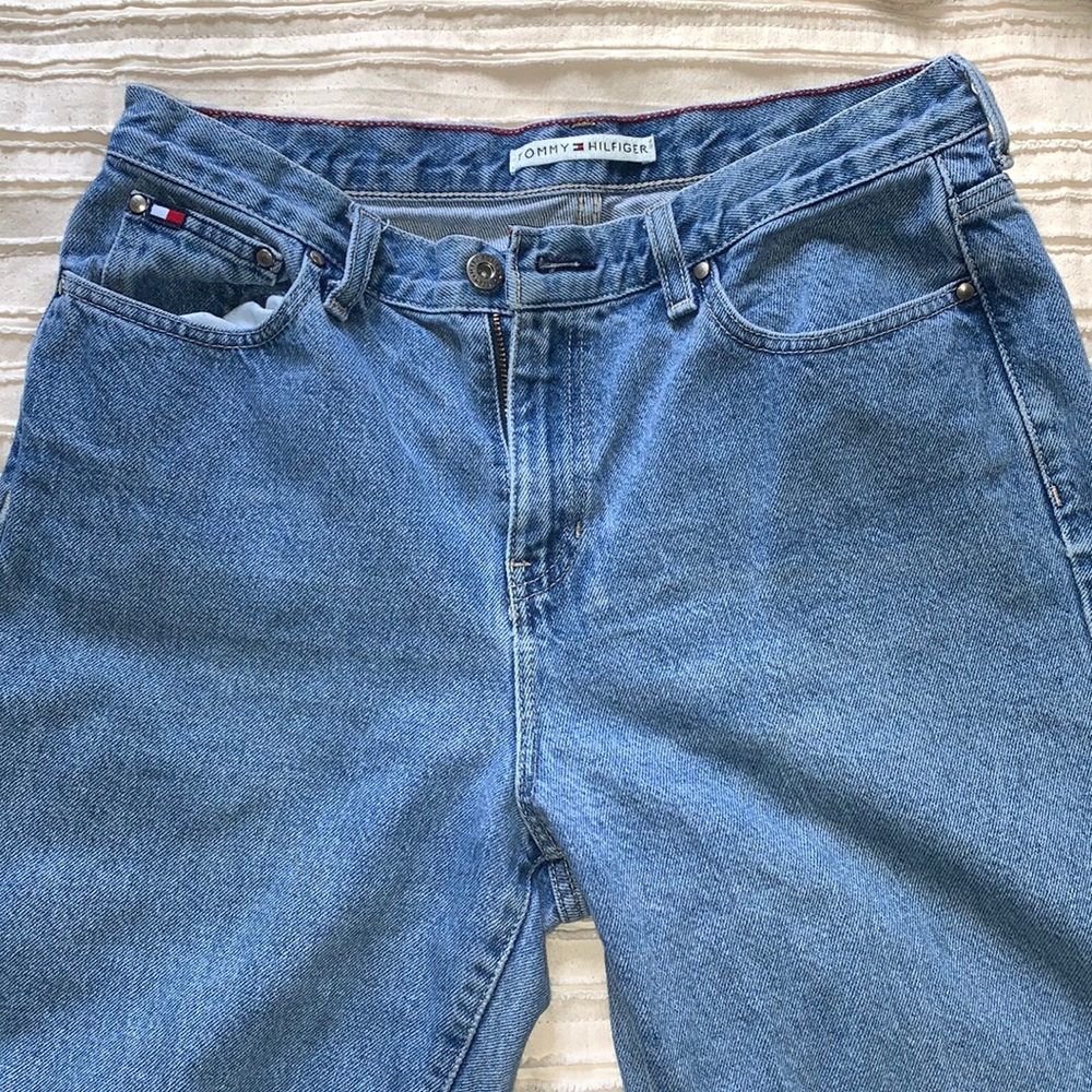 Vintage Tommy Hilfiger denim jeans light wash. Size 10 good condition.